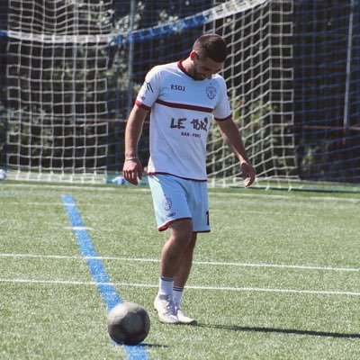 Charlycaiz's profile picture. 