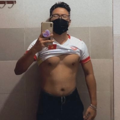 Saigonese - Bisexual - Main Account . - 2000 - My IG : @puatrann 🌿