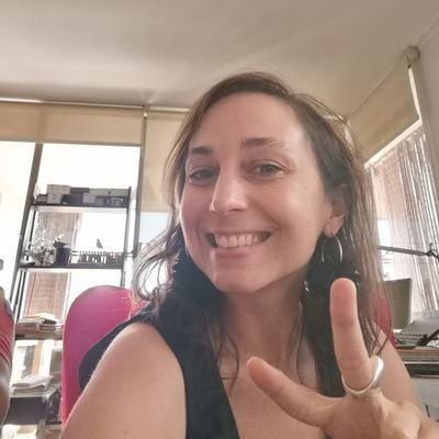 Periodista, viajera, felizmente casada..mamá de Jacinta y Beltrán... pase y vea.. Ah! Y sígame!
