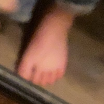 SELLING FEET PICS!!!// MUAT RECEIVE PAYMENT BEFORE PICTURES ARE SENT 😈 $5 one foot 10$ for both feet $15 for a 10second video//CASH APP ONLY PLEASE