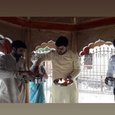 DEVESHD64235002's profile picture. तभी तक पूछे जाओगे, जब तक काम आओगे...