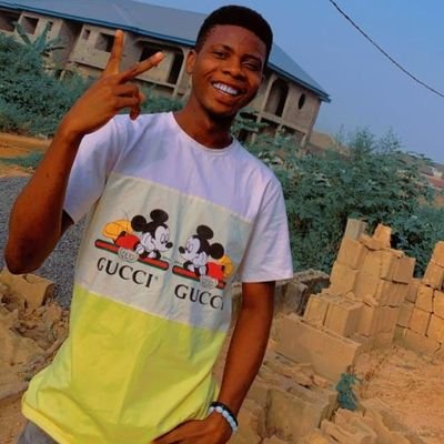 Emmanue83157977's profile picture. Saint