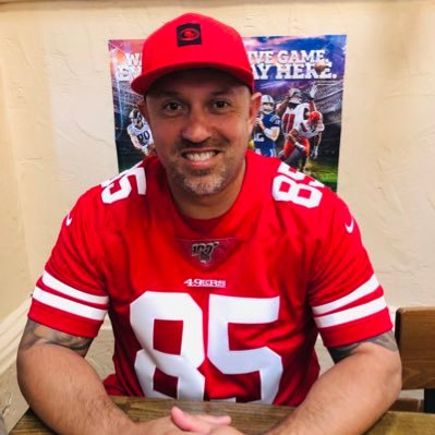 @49ers Season Ticket Holder. Army Reserves 1995-2001 NFL: SF 49ers NBA: LA Lakers MLB: Undecided NCAAF: USC Undergrad: @CSULB Grad: @NatUniv