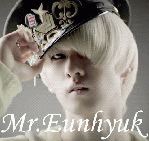 한류스타 슈퍼주니어 은혁입니다. I'm not real Eunhyuk.