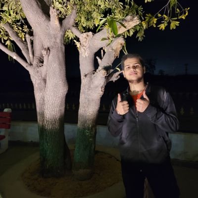 ___momento_'s profile picture. ▶️SRMIST, SRM University 🏫
▶️ Member of @mlsasrm
▶️OTAKU⛩️
▶️Believes in Sustainability 🌟