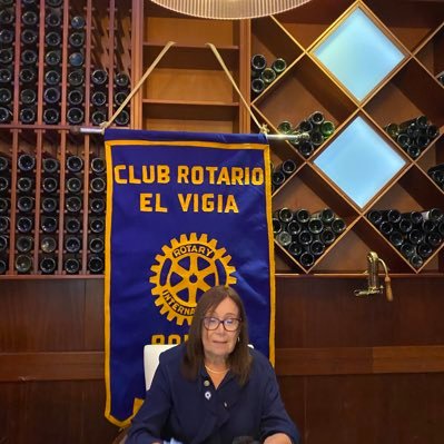 Socia del Club Rotario El Vigia. Abogada retirada. Madre de dos. Abuela primeriza.