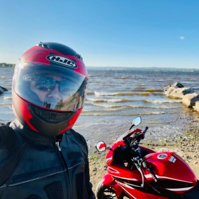 Living at the Land of Algonquins! Technology Consultant and one day I will be of traveling entire Americas with my motorcycle :)