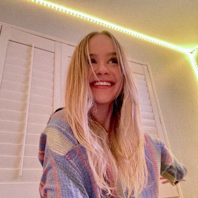 macey_van's profile picture. 