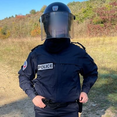 👮 Gardienne de la Paix  (261e)  | Ex-PA en Seine-Saint-Denis (109e) |  ➡️ Protéger, le plus beau des métiers. |  #ParleMoiCollegue