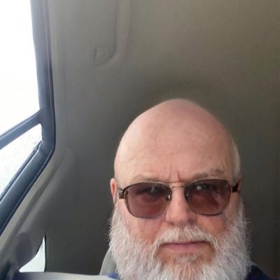 Do you need a sugar daddy who will cater for your needs and pamper you with 💰 I want nothing but companionship,nothing sexual..HMU if you're interested?