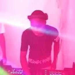 💃🎧DJ
🎹🎚PRODUCER
💻💼Entrepreneur around cape Town.
📚🏛Student an Engineering Student at CPUT.
🏠Originally from Eastern Cape.