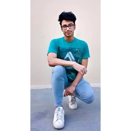 _huzaifaanjum_'s profile picture. 🕸 Developer | ⚽️ Football | 🎧 Music