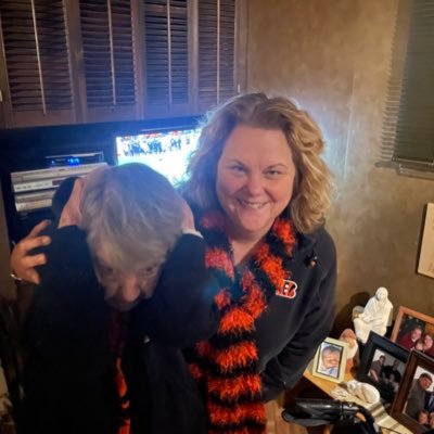 WHO DEY! I love sports & Fiona @ the Cincinnati Zoo. I love my spouse, kids, dogs & family/friends. Psychology prof. Duke, Ohio U, HU. Tweets my own opinions