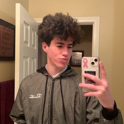 JoshSummz's profile picture. 