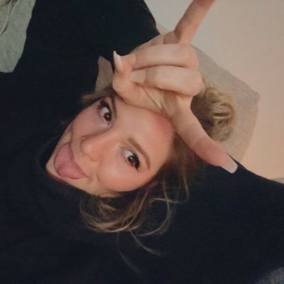 _jaymee__'s profile picture. CHI⚔️DAL — surviving purely out of spite.