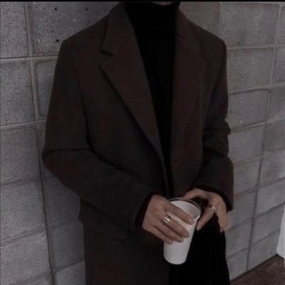 إذا نجحت في خداع شخص ما فلا تظن أنه غبي ولكنه كان يثق بك 💛
