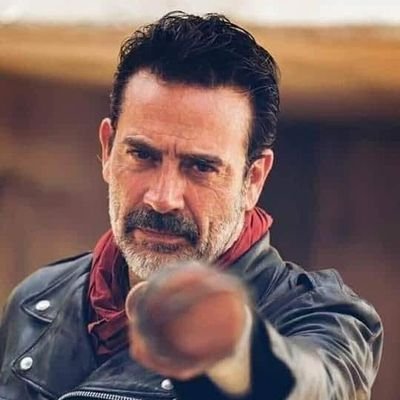 lovelyleon's profile picture. حتى وإن أحتضنك الجميع من بعدى
لآ الهمس همسى ولآ العطر عطرى
ولآ الأمان حضنى
ولآ هم أنا 💕