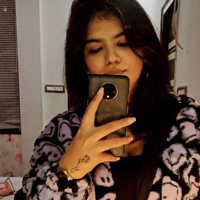 sonalisawlani's profile picture. Forevers are delusional ✨