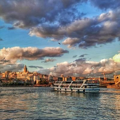 aleynaruzgar605's profile picture. Kirli bir camdan bakıp herkesi ve her şeyi kirli sanıyorsunuz.
🖤🔗