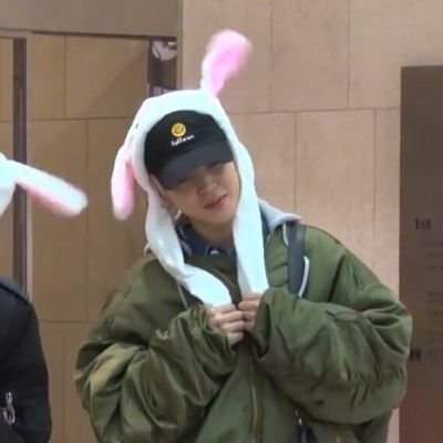 pwiponie's profile picture. Hi guys, my name is No Le Cua Vmin
🇻🇳🥰