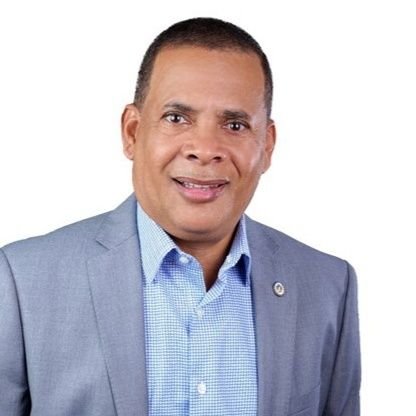 Notario y abogado. Docente universitario. Escritor y articulista. Presidente del Instituto Dominicano de Derecho Notarial INDONOTA