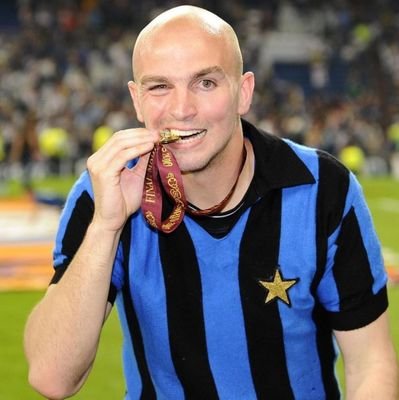 Te l'ho promesso da bambino
per sempre ti starò vicino  #Inter