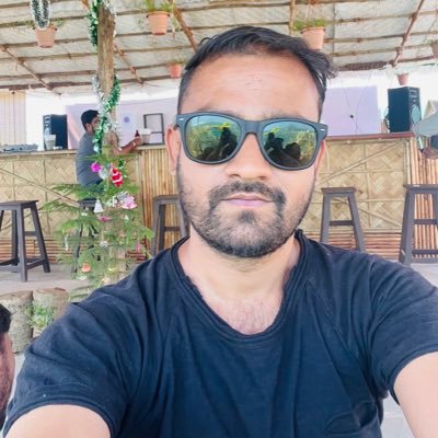 Traveller,Movies for this lifetime🎬Music lover🎧Foodie🙌
As far as I m concerned Bourne is still alive....