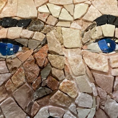 Nasco, suono, ascolto musica, vivo, morirò.