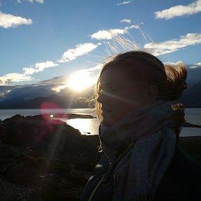 DaphnevdKroft's profile picture. https://t.co/qIJNzVSQvH 
Was: De Correspondent | Bits of Freedom | bureau Brandeis | XS4ALL | BKB