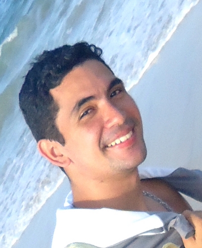 Um Mercadólogo e futuro Publicitário, alguém que ovaciona o sucesso pessoal e financeiro.