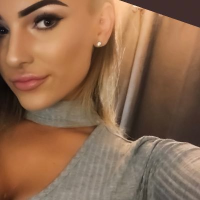 DeeM82167198's profile picture. 