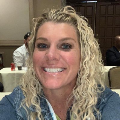 Working Mama Bear
Living my best life for my girls, my family, my friends, while rocking the business world! Follow me @cowellgirls1 for work/life balance tips.