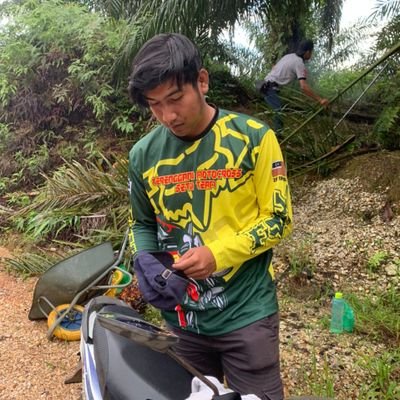 iPhonex34247832's profile picture. Suka kat awak