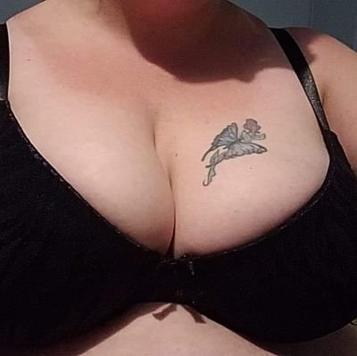 Please subscribe to my onlyfans. Subscription is free. Offering special request pictures via messages.