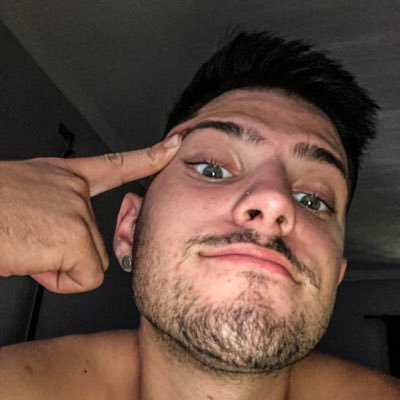 lioi_farid's profile picture. 