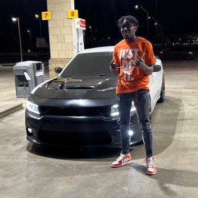 houselyfe97 Profile Picture