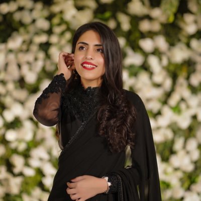 minjav6's profile picture. Crazy, Awkward & a bit Fun...maybe!