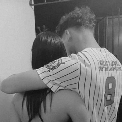 Me gusta escribir lo que me sale del corazón 🖤🥀
