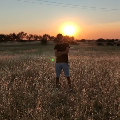 Alexxlitro's profile picture. La vida es un cigarro que no se debe acabar