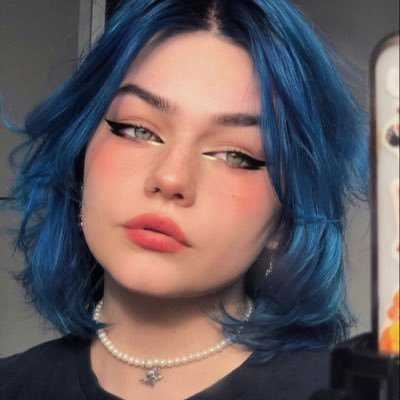 withlovelovejoy's profile picture. 