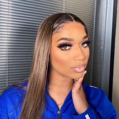 CEO- NAILTECH. #bottleservicewaitress @ladyGoodFellas IG: official.ebanyy