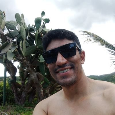 Graduado em Secretariado Executivo, Escriturário, Atleticano, Mineiro Capelinhense.
Apaixonado pela vida e por Deus... Sigam-me que no caminho eu te explico.
