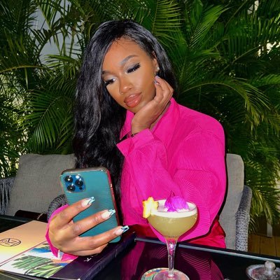 multidimensional • @howardu alumna • cat’s meow • Black first • tech, wellness, hospitality
