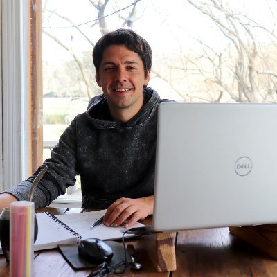 MoroSantimoro's profile picture. "Sin datos, sólo eres otra persona con una opinión."