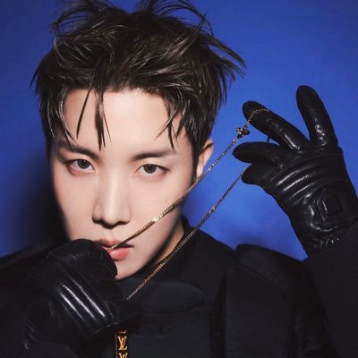 I listen to my favorite BTS , call me ℙ𝕠𝕝𝕚𝕟𝕒 𓃰 ,Chemistry and volleyball - my life ✌︎︎https://plnboththat.carrd.coMCo4tD