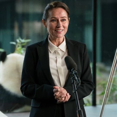 elainebarrishs's profile picture. i love lucy is a desilu production