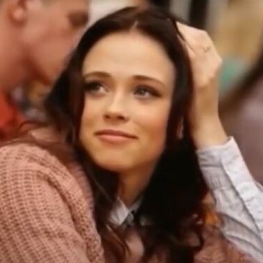 UExcelsa's profile picture. Blogging Singing, karaoke Traffic manager