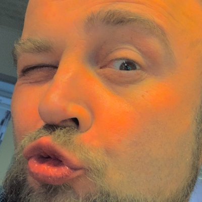 j1s's profile picture. Trying to reach 999 (tweets).