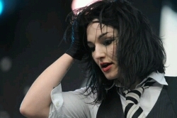 LynzsBeauty's profile picture. LynZ Ballato. that's my name and that is all.