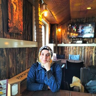 melek_cintas's profile picture. Ömür Hanım.. Bu 🌍 dan bir ben geçtim...